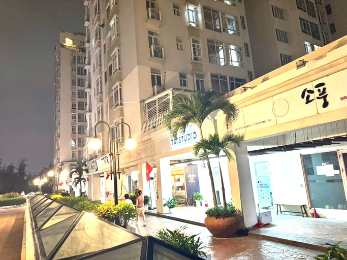 Exterior & Views 2, Sky Garden 3, District 7