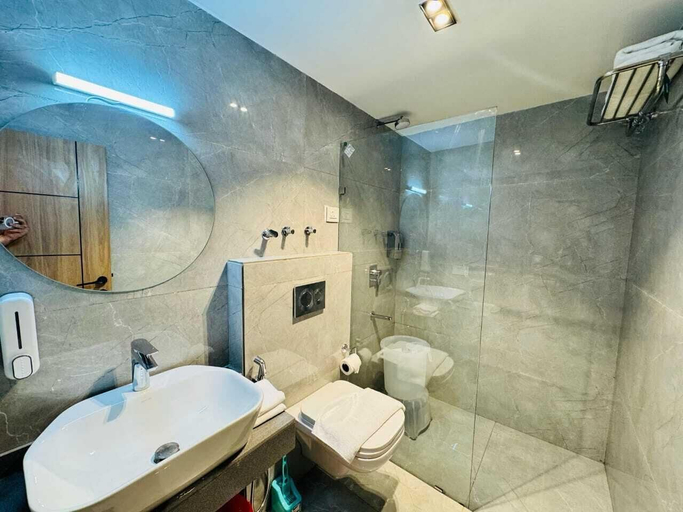 Bathroom, Hotel Pashm Home, Srinagar