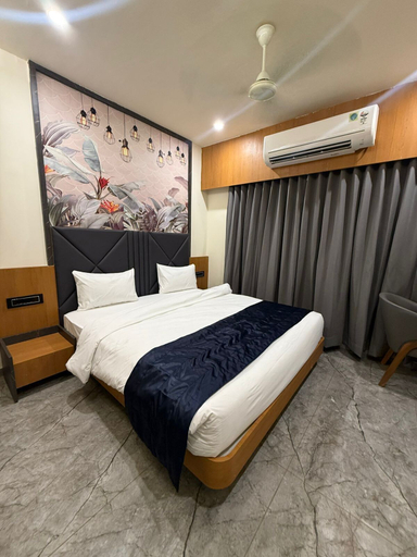 Room 4, The Malay comfort-Hotel Dwarka residency, Devbhumi Dwarka