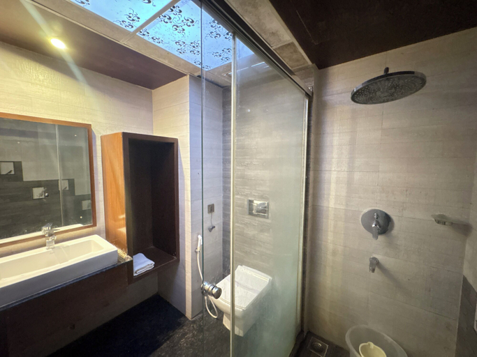 Bathroom 4, Hotel Golden Palace Puri, Puri