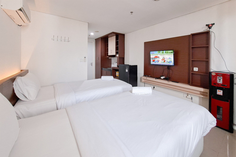 Room 2, Basic Studio Room Apartment At Tuscany Residence, South Tangerang