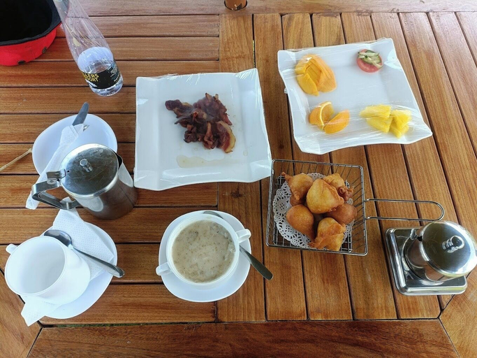 Breakfast area 3, Travellers Tree Resort, Masinga