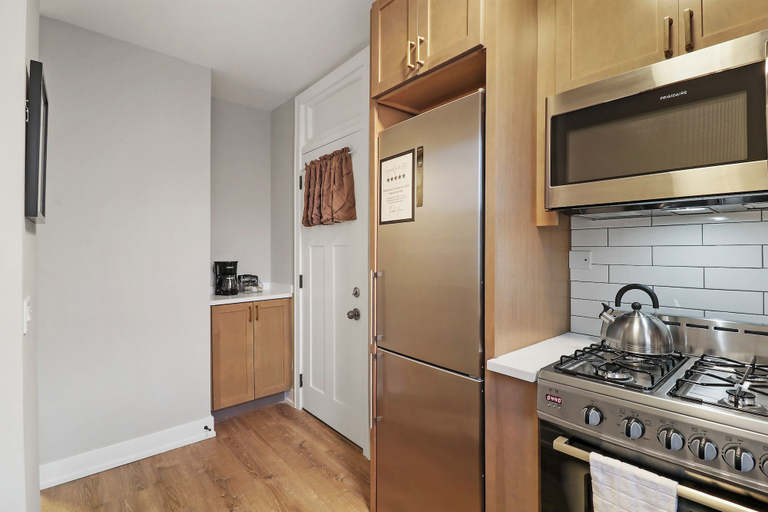 Private kitchen 3, Cozy 2BR - Montrose 1A, Cook