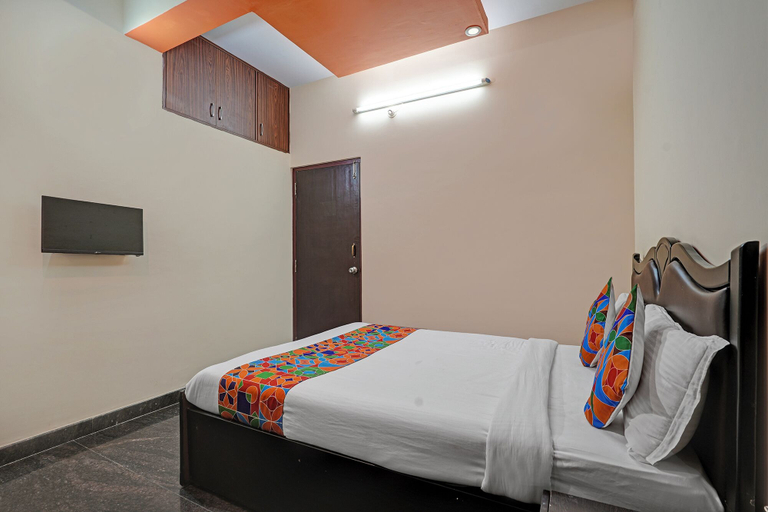 Room 5, Fabhotel Delight Suite Service Apartments, Bangalore