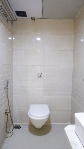 Bathroom 5, artus inn midc andheri east mumbai, Mumbai Suburban