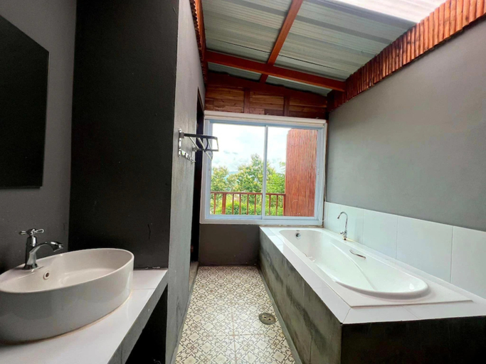 Bathroom 5, Fuang Dao Mountain Resort, Feuang