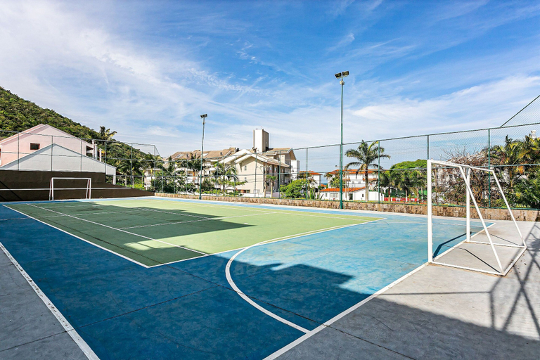 Sport court, Apt w Balcony and Barbecue 260m Praia Brava Coi302, Florianopolis