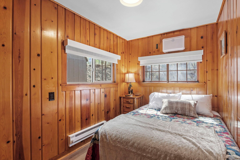 Room 4, Timber Lodge Cabin 13, El Paso