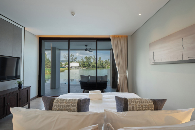 Room 5, ANGSANA Oceanview in Laguna area, Phuket Island