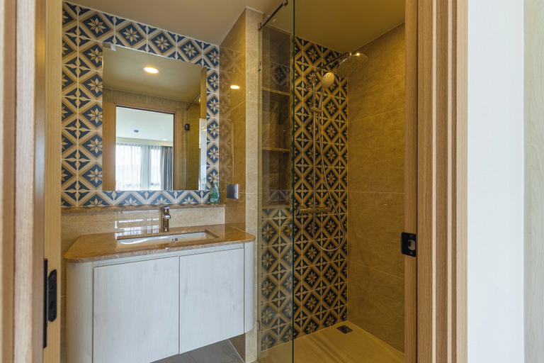 Bathroom 2, New Condo Near Beach Prime Location C228, Pulau Phuket