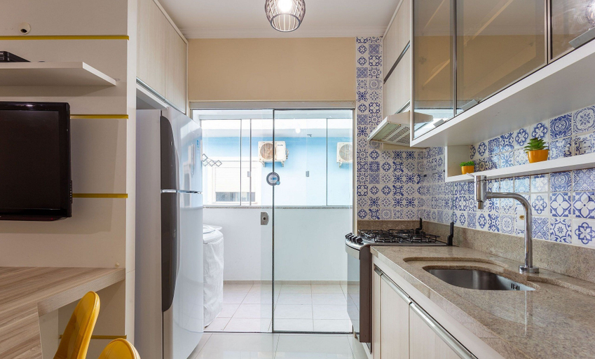 Private kitchen 5, Beautiful Apt With BBQ 850m From the Beach Ral204, Florianopolis