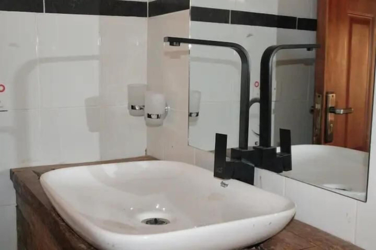 Bathroom 2, Kimberly Eco Lodge & Restaurant Narok, Narok North