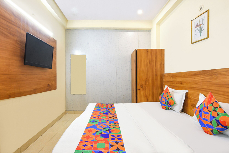 Room 3, Fabhotel The Vegas, Delhi