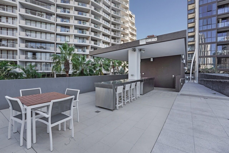 BBQ/picnic area, Beaches Broadbeach 906, Gold Coast