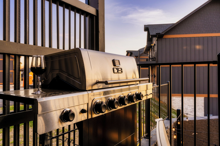 Terrace/patio 3, Cozy Cub Luxury Cabin Pigeon Forge, Sevier