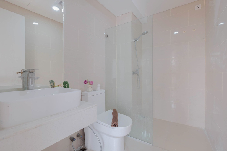 Bathroom 5, Spacious 3Br At Daan Mogot City Apartment, Jakarta Barat