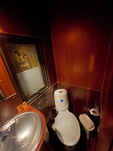 Bathroom 3, Onkel Inn Wagon Sleepbox, Antonio Quijarro