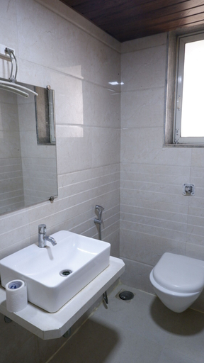 Bathroom 2, artus inn midc andheri east mumbai, Mumbai Suburban