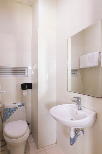 Bathroom 3, Hoang Anh Star Boutique Hotel, District 12