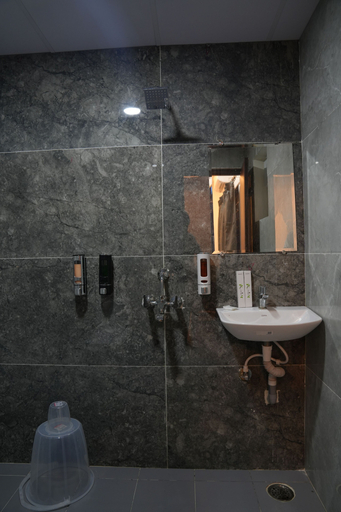 Bathroom 4, Hotel Vamshi Elite, Hyderabad