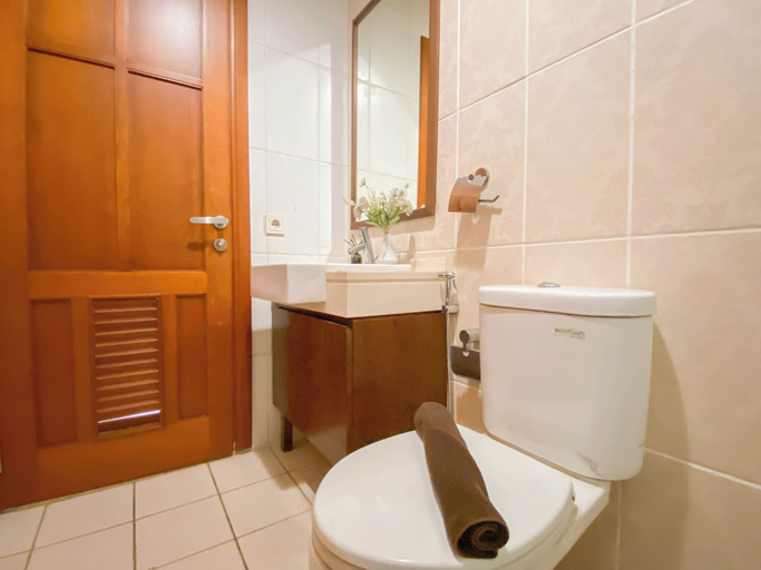 Bathroom 3, Cozy Stay 1Br Apartment At 1 Cik Ditiro Residence, Jakarta Pusat