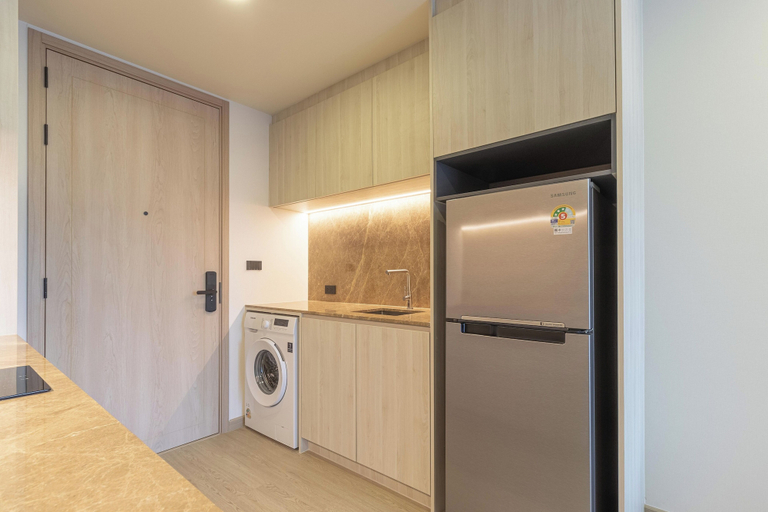 Private kitchen 4, Top Location Near Beach Clubs C226, Pulau Phuket