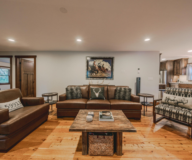 Living area 4, Spotted Bear Cabin For 6, Flathead