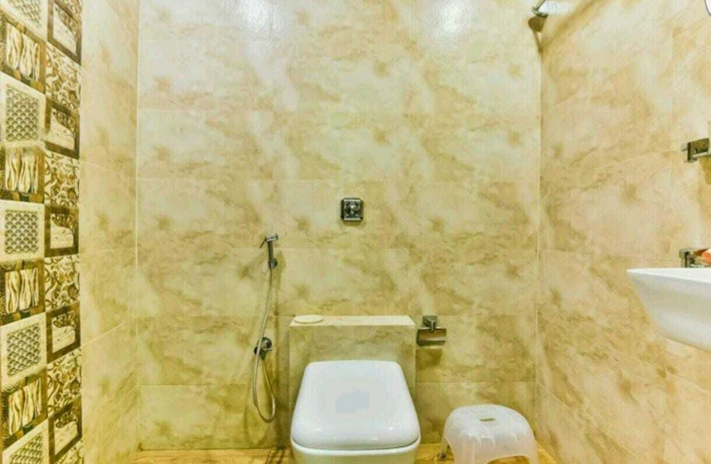 Bathroom 4, Hotel Palace Residency, Mumbai Suburban