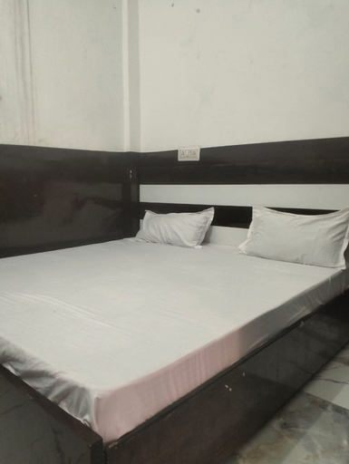 Room 3, Hotel T Star, Meerut