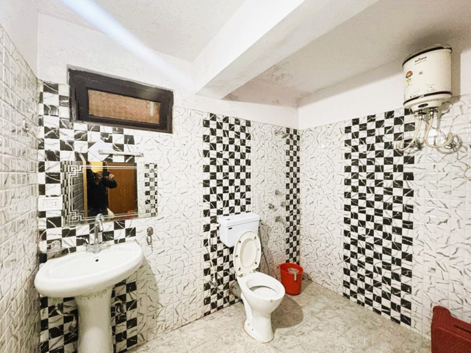 Bathroom 5, Himalyan Gate Way Residency Darjeeling, Darjiling