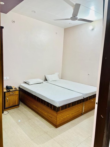 Room 2, Krishna guest house, Gorakhpur