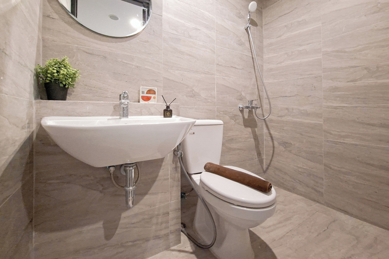 Bathroom 4, Studio Apartment Near Binus @Alam Sutera At Collins Boulevard, Tangerang