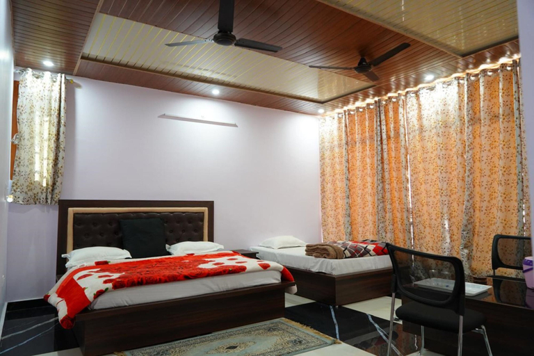 Others 2, New Shri Anand Best Hotel Berinag, Pithoragarh