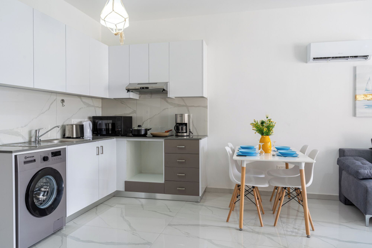 In-room dining, Infinity 1-Bedroom Apartment in Larnaca, Larnaca