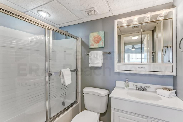 Bathroom 3, Amelia by the South, Nassau