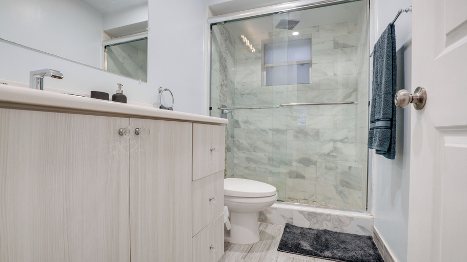 Bathroom 2, Serene 1BR Haven Fort Lauderdale, Broward