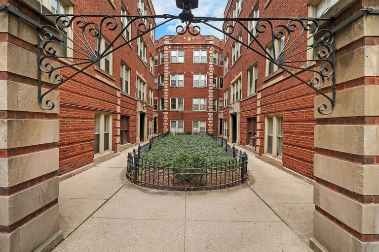 Exterior detail, Cozy 2BR - Montrose 1A, Cook