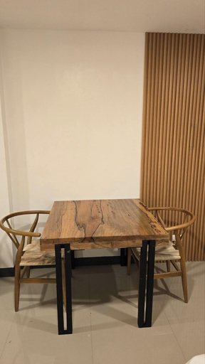 Room 2, Flat 35, Las Piñas