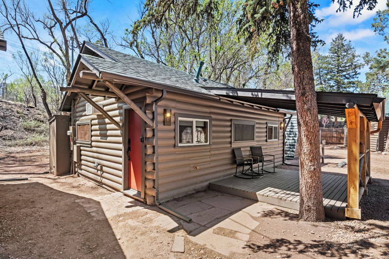Primary image 1, Timber Lodge Cabin 6, El Paso