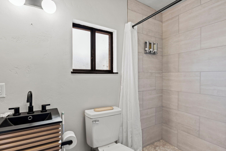 Bathroom, Timber Lodge Cabin 10, El Paso