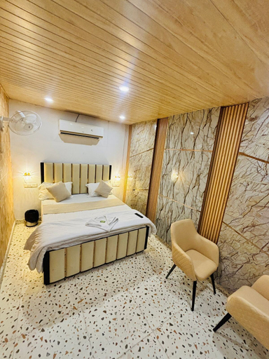Room 5, Hotel Dream Villa, Ludhiana