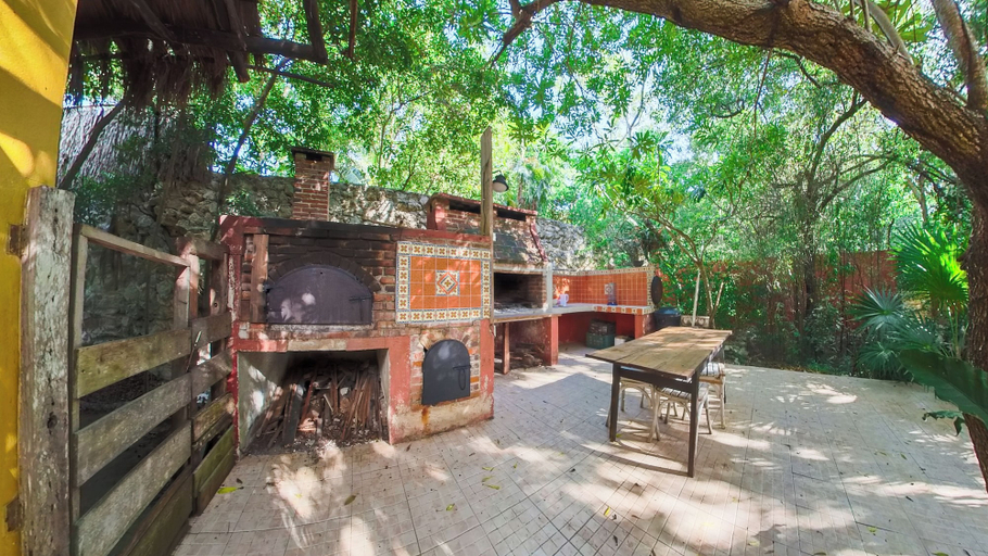 BBQ/picnic area 3, Villa con Piscina y Acceso a Laguna Yalkú, Akumal, Cozumel
