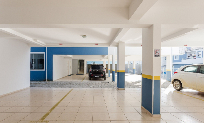 Property grounds, Beautiful Apt With BBQ 850m From the Beach Ral204, Florianopolis