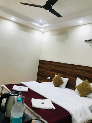 Room 5, Hotel Hitam, Garhwal