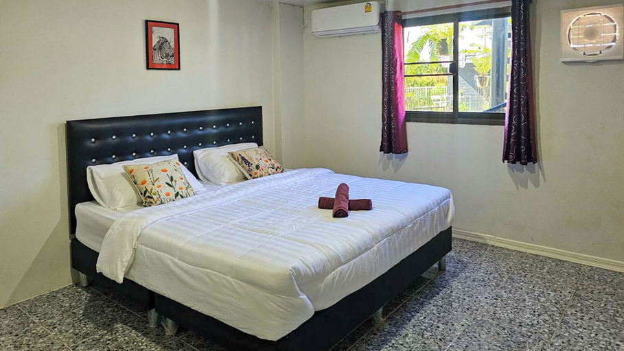 Room 4, Norn nee Na Khao Kho, Khao Kho