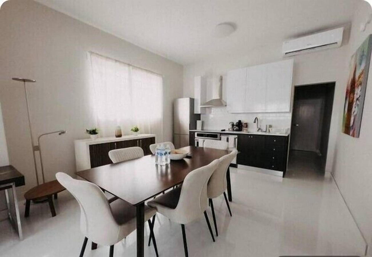 Others 4, Luxurious Beachside 3-Br Apt