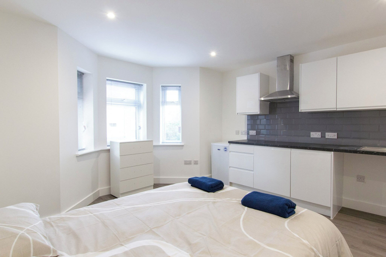 Room 3, Bridge Road - Room 1b, Southampton