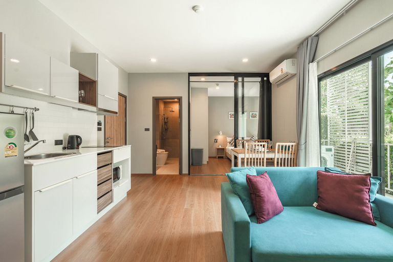 Private kitchen, 1BR Pool Access Near Rawai Beach C222, Phuket Island
