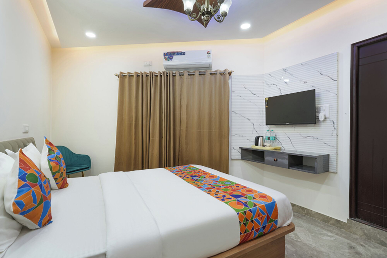Room 5, FabHotel Royal Suites I - Bellandur, Bangalore