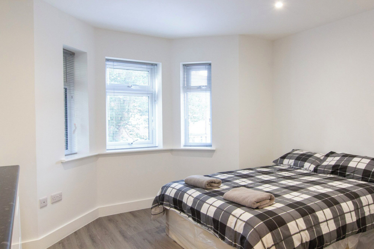 Room 4, Bridge Road - Room 2b, Southampton
